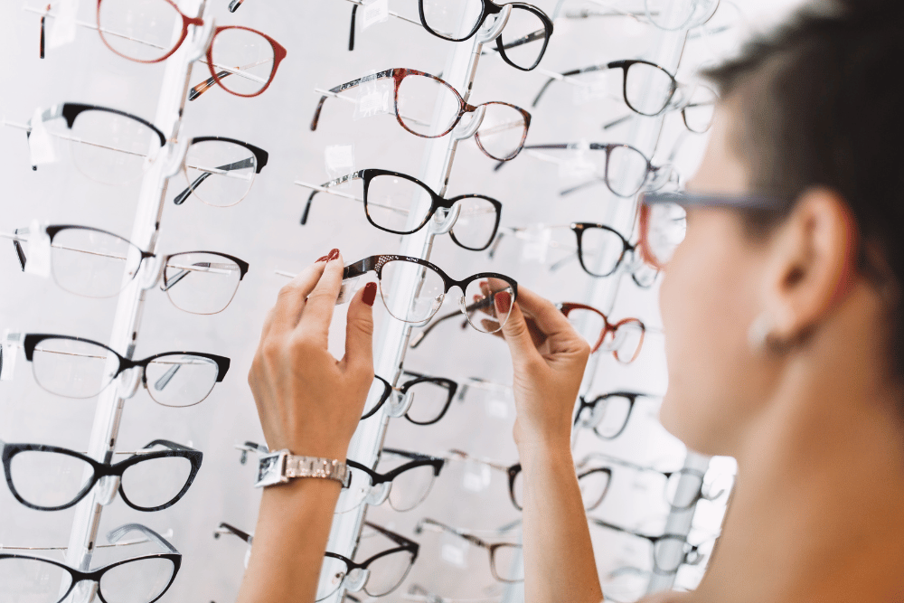 Why It’s Better to Buy Your Eyewear from Your Local Eye Doctor